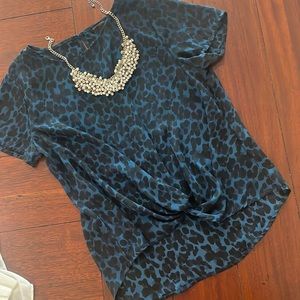 Banana republic blue twist knot blue top - cheetah print
